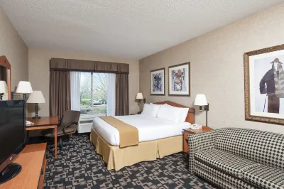 Holiday Inn Express & Suites Indianapolis South – Greenwood 마켓 플라자 쇼핑센터 주변 호텔
