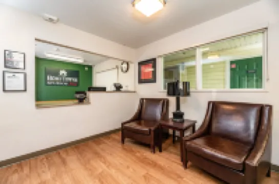 ホームタウン スタジオズ フレズノ - ウエスト バイ レッド ルーフ