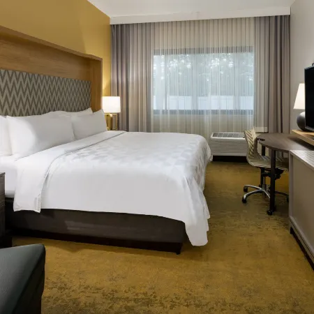 Holiday Inn LONG ISLAND - ISLIP ARPT EAST by IHG