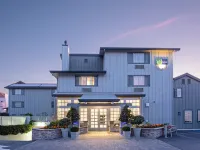 Holiday Inn Express MONTEREY，罐頭廠街 鄰近灯塔区的酒店
