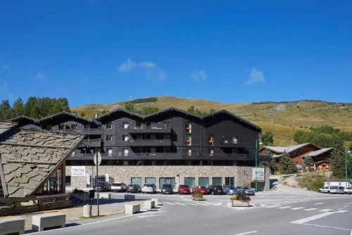 Residence Nemea le Hameau - les Deux Alpes Hotels in Auris
