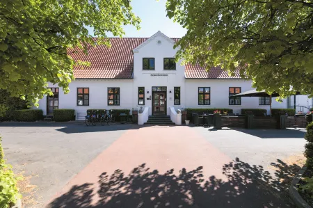 Hotel Scheelsminde Отели в г. Ольборг