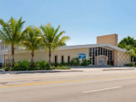 Downtown Hollywood Gardens Inn & Suites โรงแรมในฮอลลีวูด