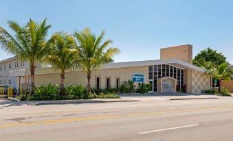 Rodeway Inn Near Hollywood Beach