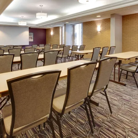 Drury Inn & Suites Louisville East