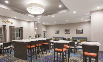 La Quinta Inn & Suites by Wyndham San Antonio Northwest