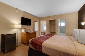 Red Roof Inn Needles