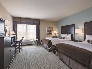 La Quinta Inn & Suites by Wyndham DFW Airport West - Euless