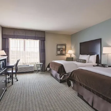La Quinta Inn & Suites by Wyndham DFW Airport West - Euless