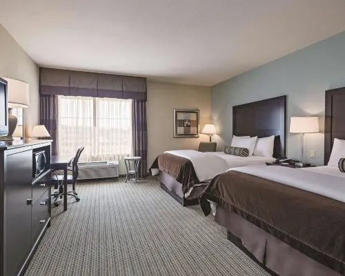 La Quinta Inn & Suites by Wyndham DFW Airport West - Euless Hotels in Euless