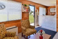 Motel 8 Hotels in Olds