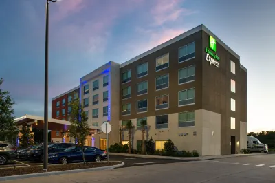 Holiday Inn Express ORLANDO - SOUTH PARK by IHG Hotels in Florida Mall