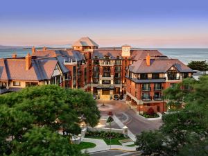 Oak Bay Beach Hotel