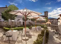 Relais & Chateaux Palazzo Seneca Hôtels à proximité de : Basilique Sainte Rita de Cascia