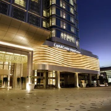 Capital Centre Arjaan by Rotana Отели рядом с достопримечательностью «Торговый центр Mushrif»