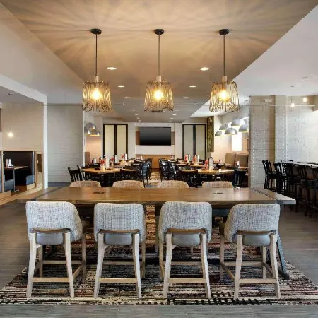 Doubletree by Hilton Chicago Midway Airport