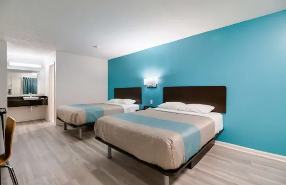 伊利諾伊伊伊大都會 6 號汽車旅館