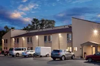 Econo Lodge Hotels in Canton