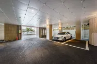เอช-อเวนิว โรงแรม - ที่มีที่จอดรถ