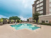La Quinta Inn & Suites by Wyndham Arlington North 6 Flags Dr - Pools