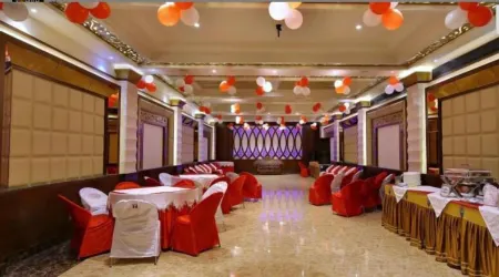 Hotel Yatrik Отели в г. Джханси