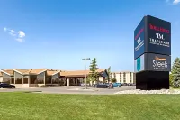 Royal Hotel West Edmonton, Trademark Collection by Wyndham Hotels near World Waterpark