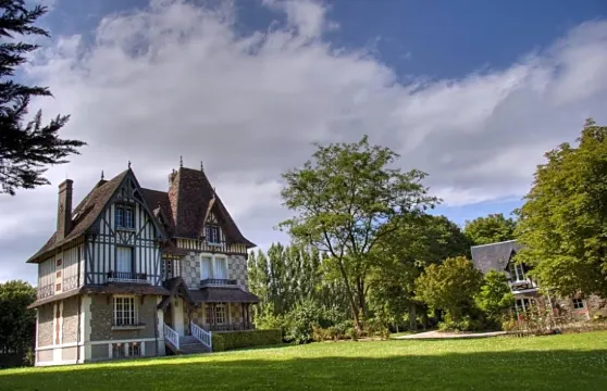 波米耶爾斯克洛斯酒店