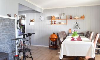 Amazing Home in Utåker with 4 Bedrooms and Wifi