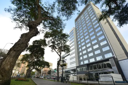 Dazzler by Wyndham Lima Miraflores