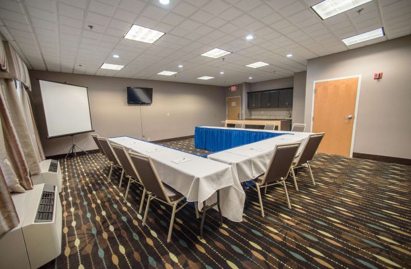 Hampton Inn Louisville-North/Clarksville photo 5