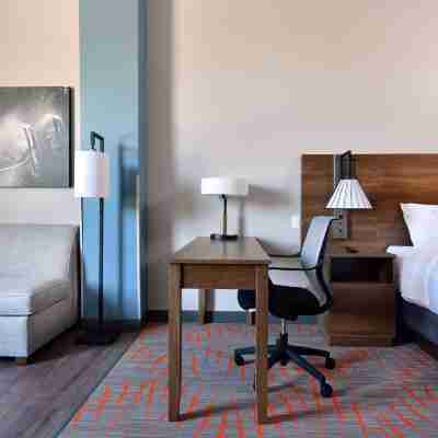 La Quinta Inn & Ste by Wyndham Wisconsin Dells- Lake Delton Rooms