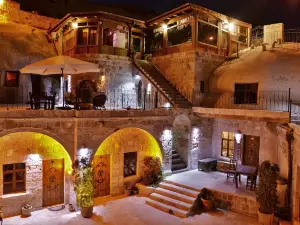Grand Cave Suites