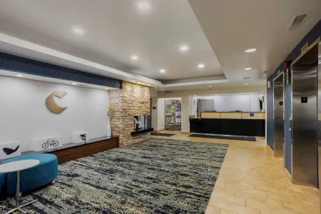 Comfort Inn & Suites Mt Laurel-Philadelphia Отели рядом с достопримечательностью «Фунплекс»