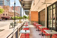 Hyatt Place Phoenix/Downtown - breakfast