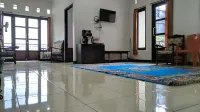 Villa Pondok Nuansa 1 فنادق في Pacet