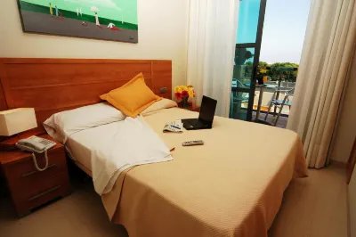Aparthotel Bahía Hotels in Santiago de la Ribera