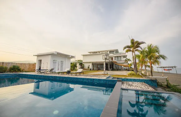 威可洛亞酒店及度假村