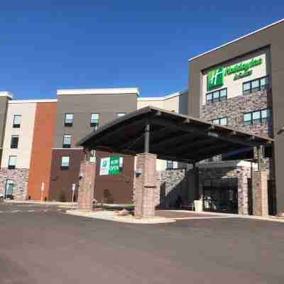 Holiday Inn & Suites Sioux Falls - Airport Hotel Exterior