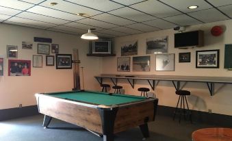 Kluane Park Inn