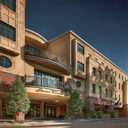 French Quarter Inn Отели рядом с достопримечательностью «Музей Олд Слэйв Март»