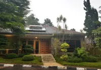 Gracia Spa Resort Hotel Hotel dekat the Ranch Ciater Subang