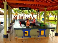 Camelot Beach Hotel - bar