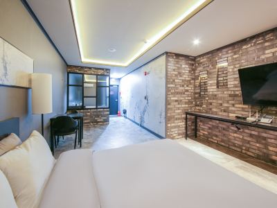 Muju Muju Self Check-in Motel