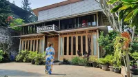Villa Marcolina 57 Bogor - 70 Minutes from Jakarta