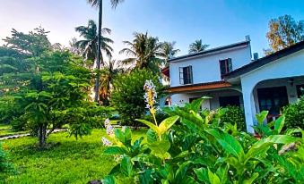 Flame Tree Cottages