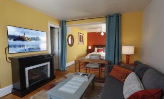 Loudoun Valley Manor - Housity