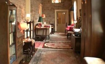 The Noon-Collins Inn - Housity