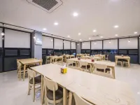 Nice Hotel jeju Hotel berhampiran Pantai Iho