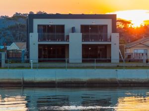 Ulverstone Waterfront Apartments