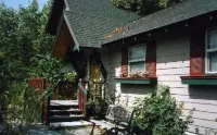 Sequoia Riverfront Cabins